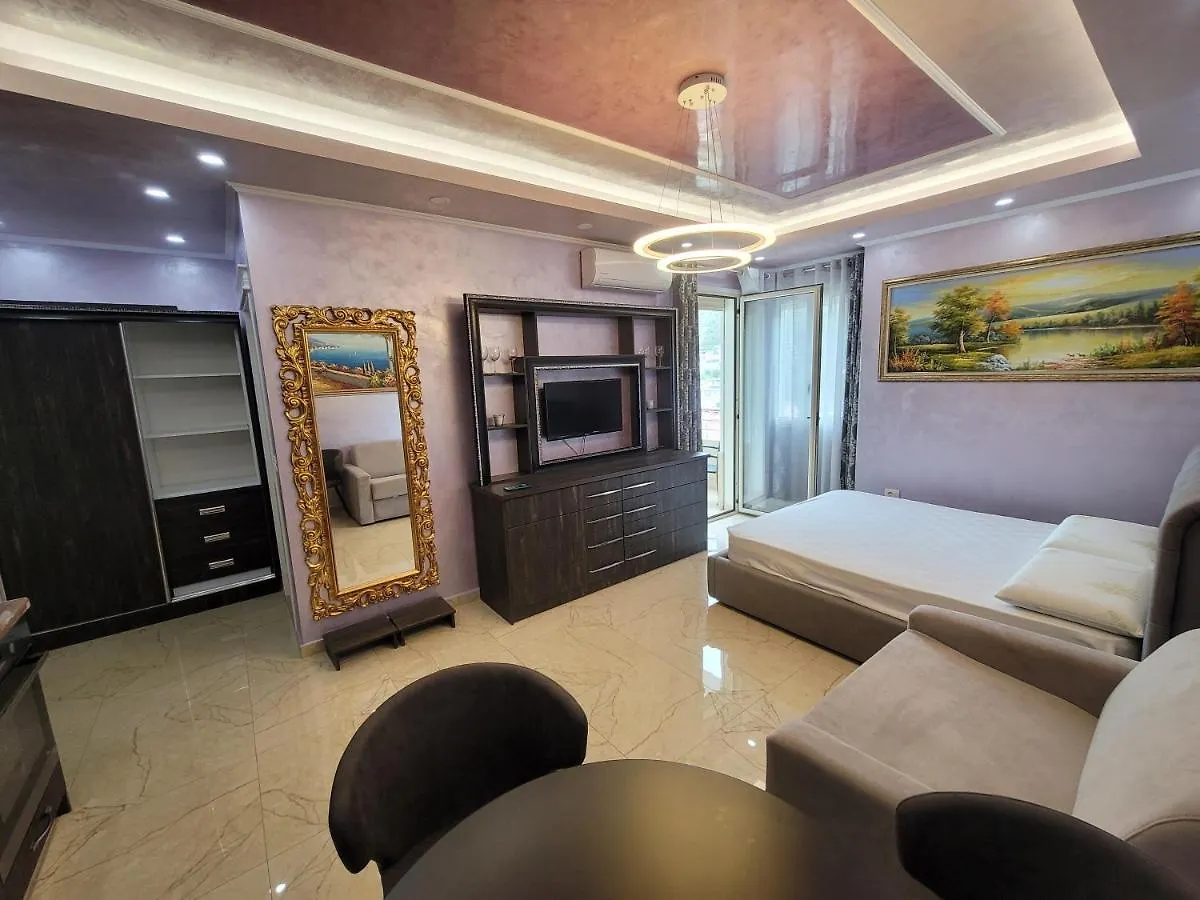 Newborn Apartments Lungomare Vlorë 0*,