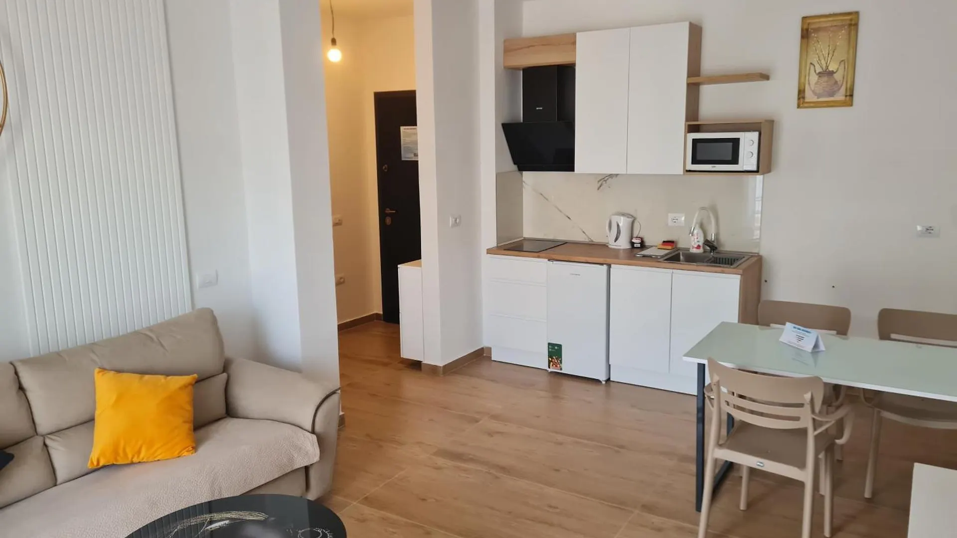 Newborn Apartments Lungomare Vlorë
