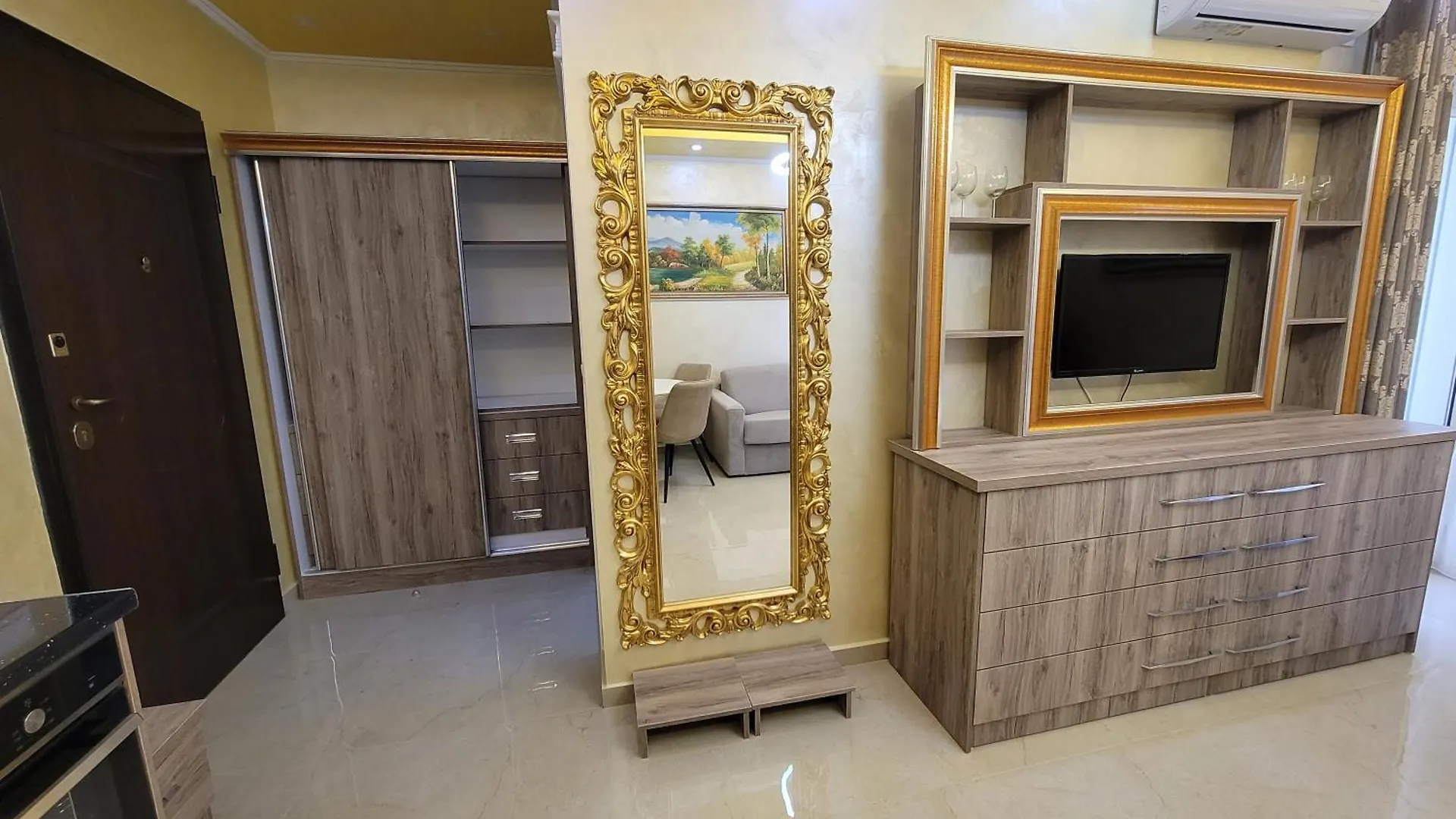 Newborn Apartments Lungomare Vlorë