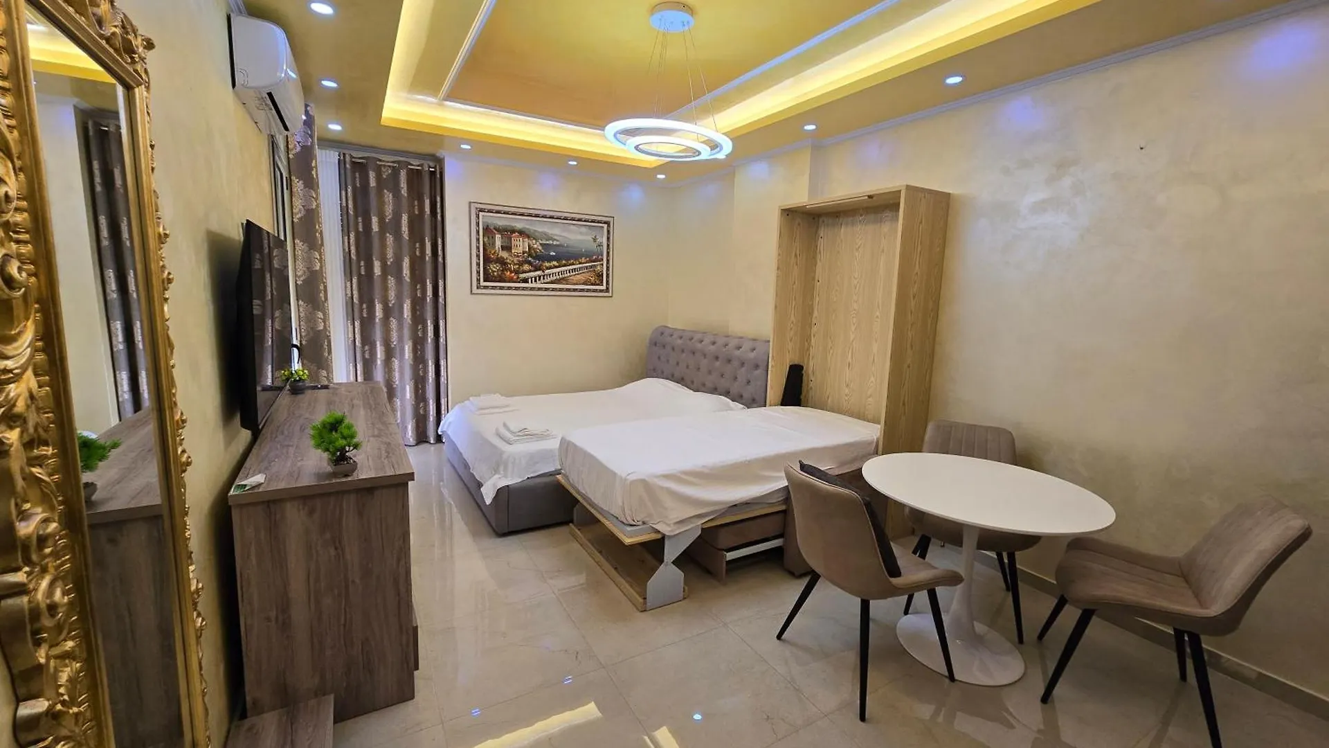 Newborn Apartments Lungomare Vlorë Albania