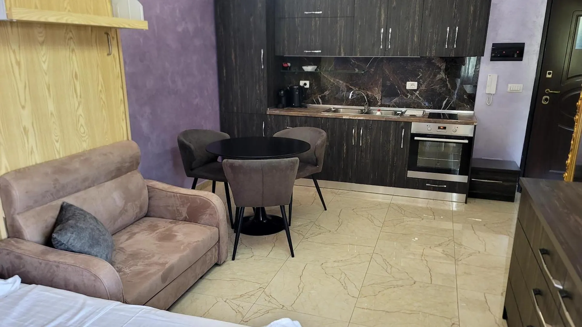 Newborn Apartments Lungomare Vlorë