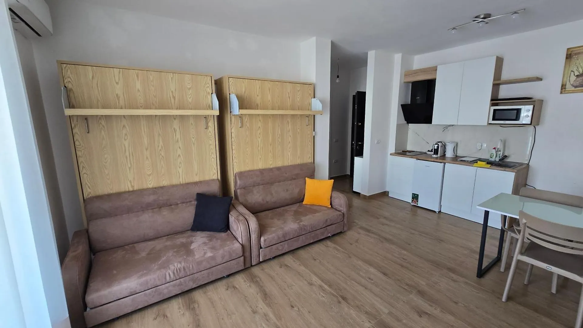 Newborn Apartments Lungomare Vlorë 알바니아