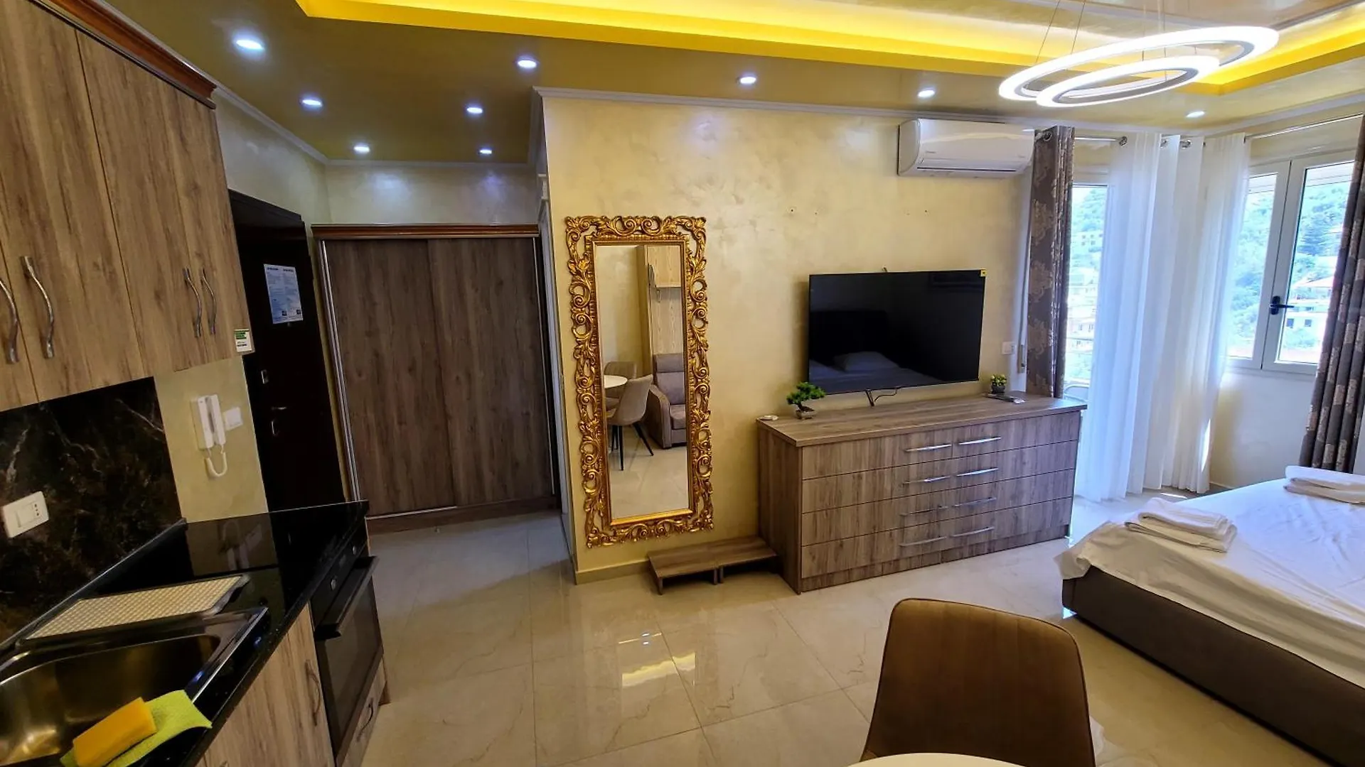 Newborn Apartments Lungomare Vlorë