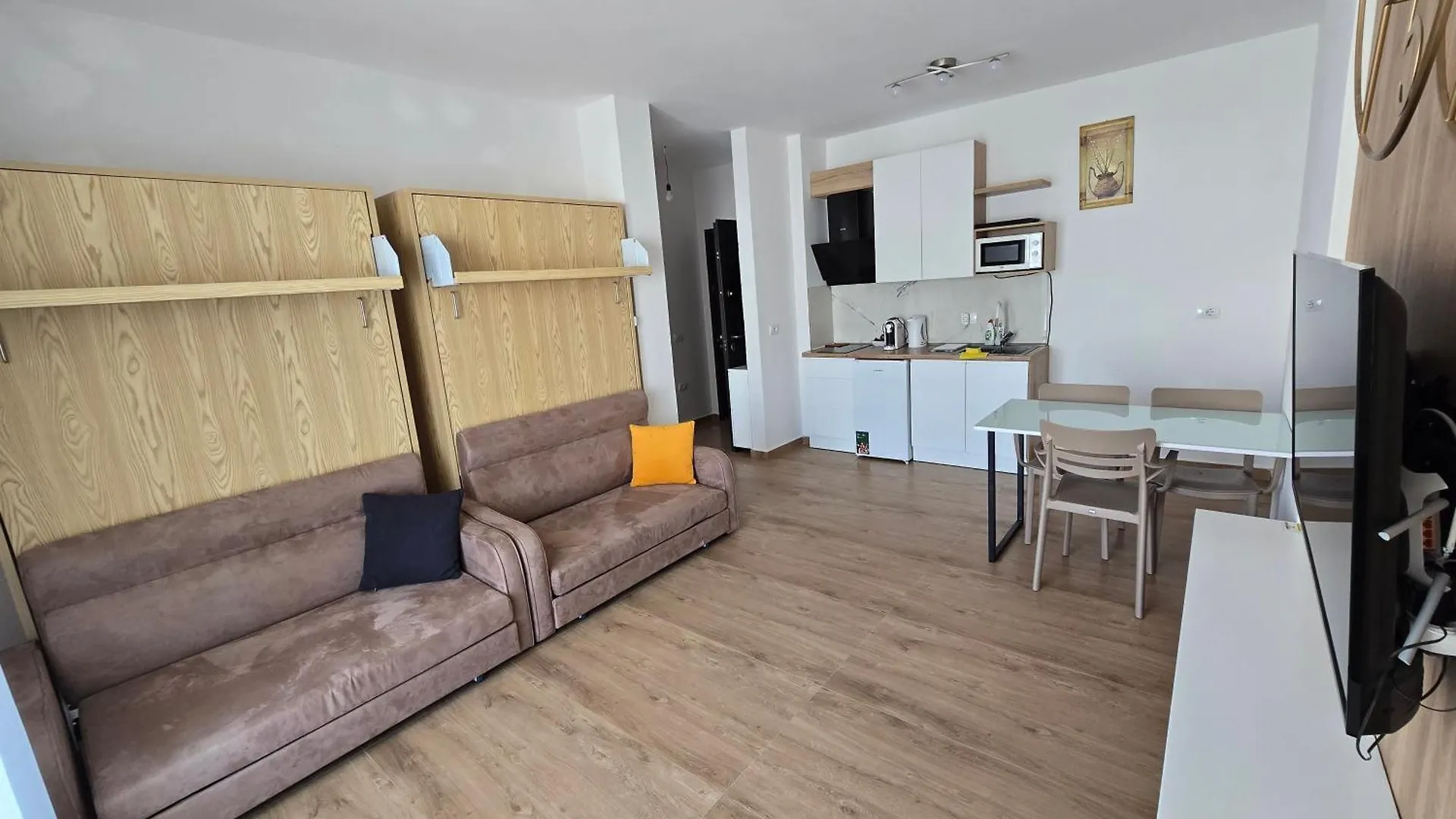 Newborn Apartments Lungomare Vlorë