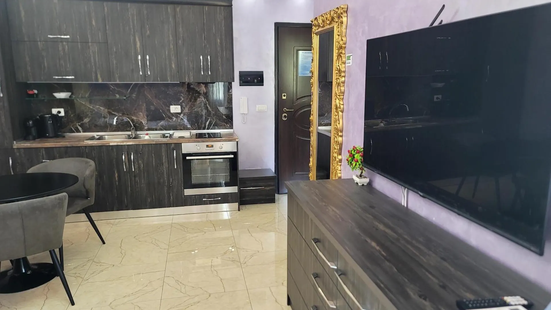 Newborn Apartments Lungomare Vlorë