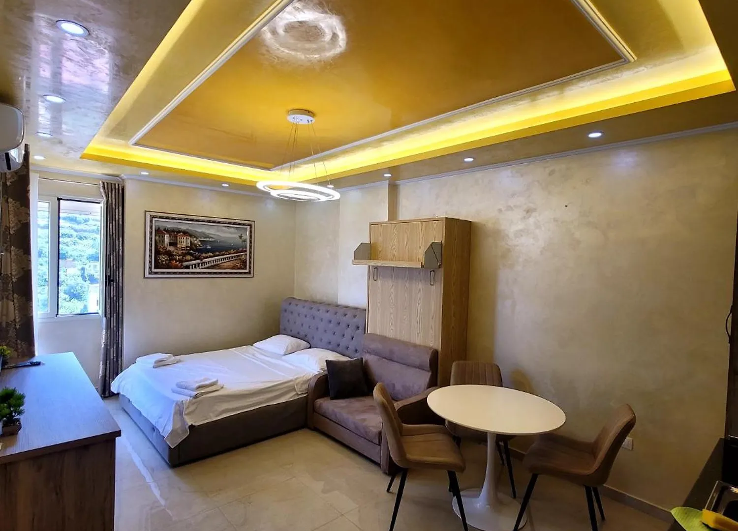 Newborn Apartments Lungomare Vlorë 0*,
