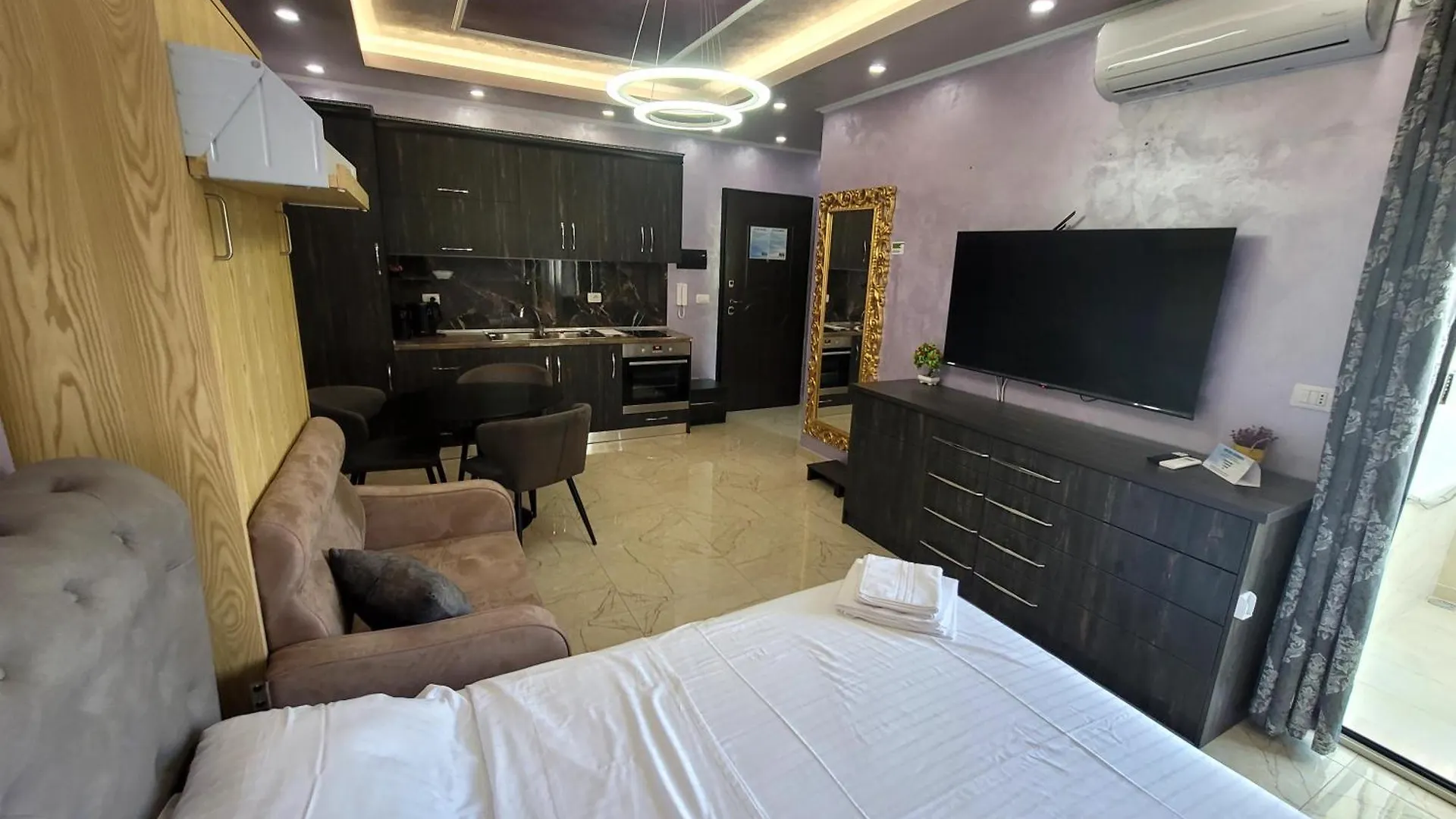 Newborn Apartments Lungomare Vlorë