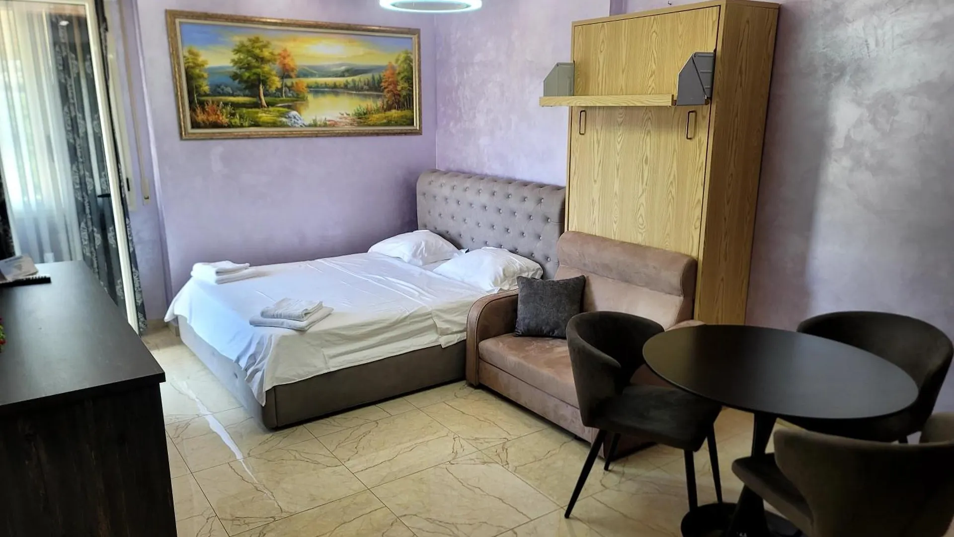 Newborn Apartments Lungomare Vlorë 0*,